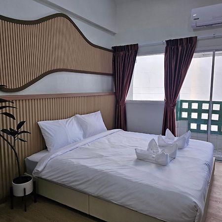 Lub Nai Hostel Patong Ngoại thất bức ảnh