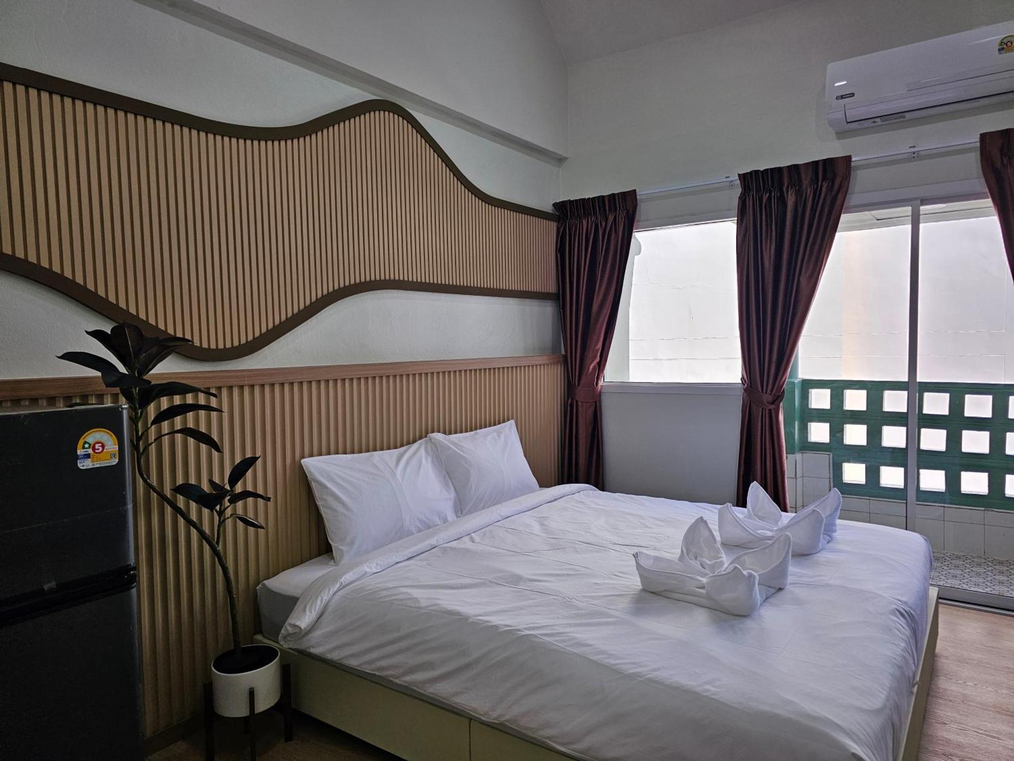 Lub Nai Hostel Patong Phòng bức ảnh