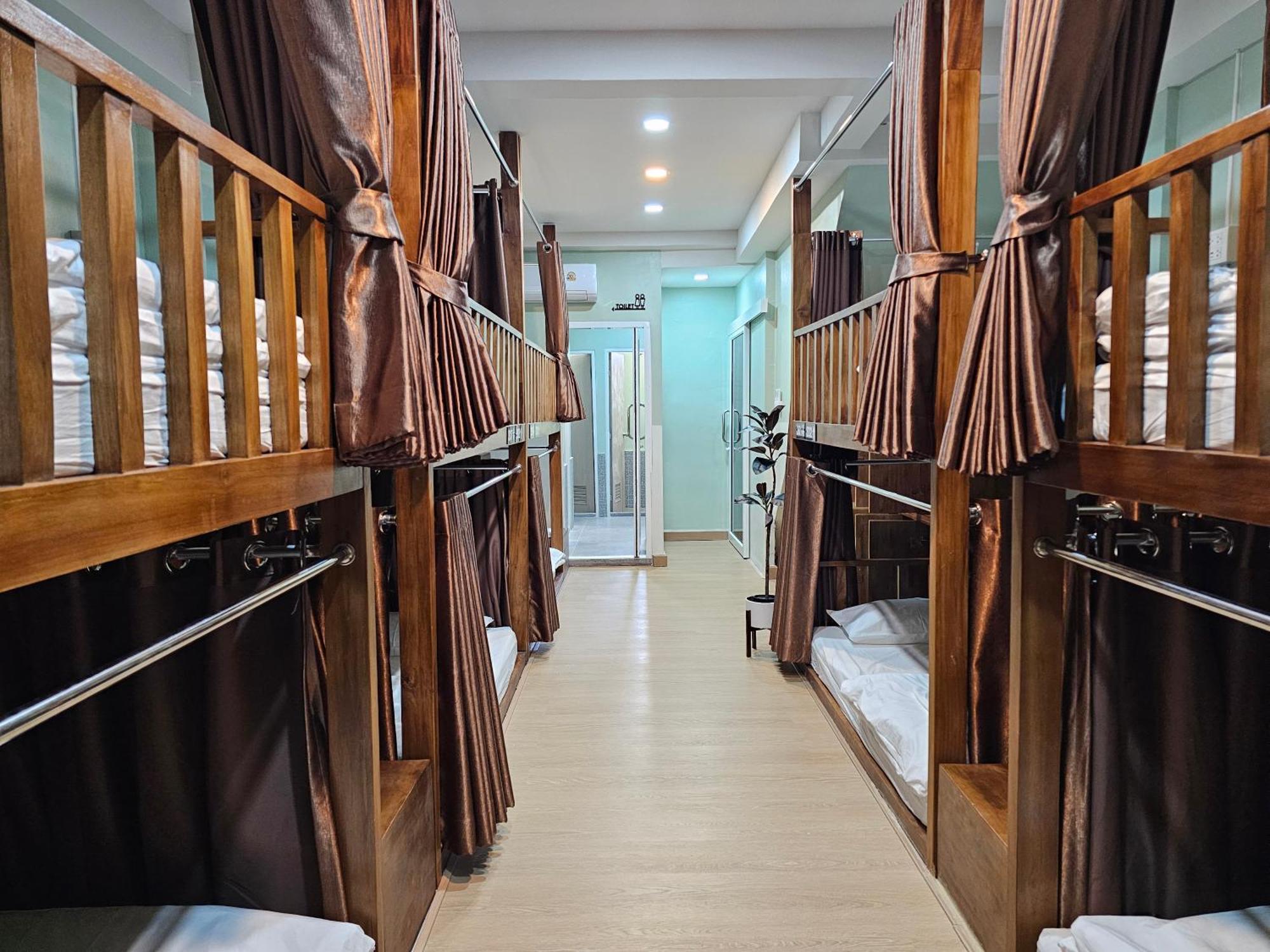 Lub Nai Hostel Patong Ngoại thất bức ảnh