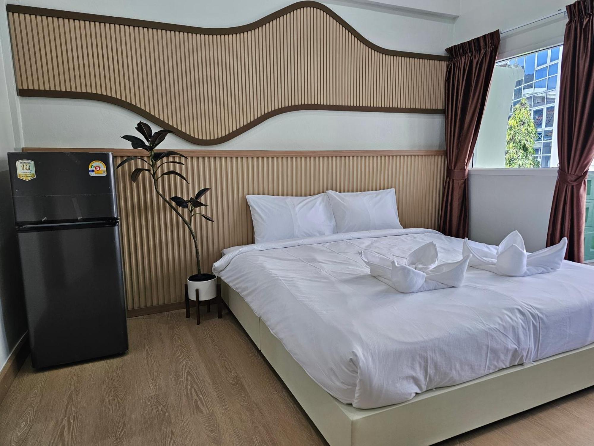 Lub Nai Hostel Patong Ngoại thất bức ảnh