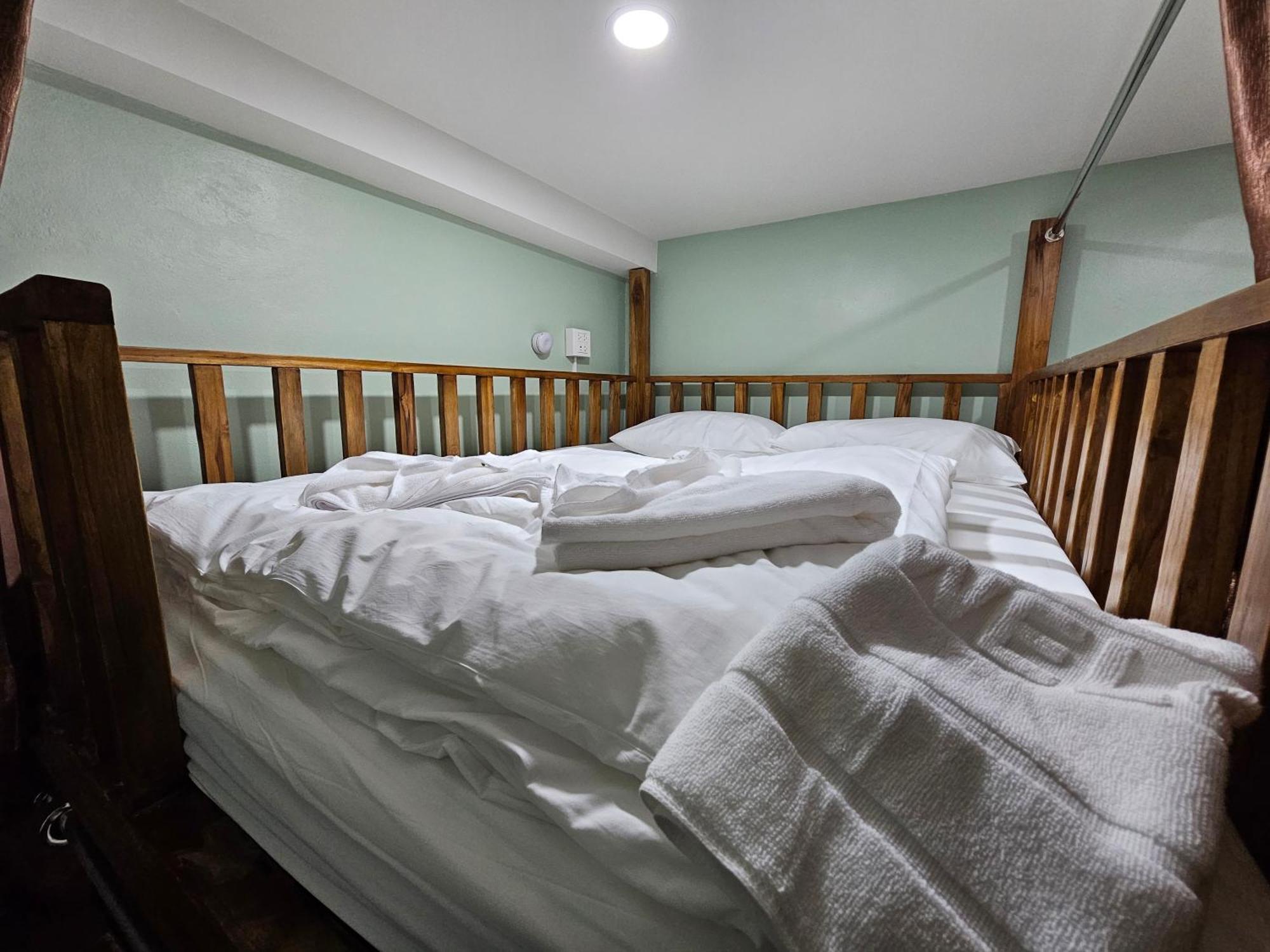 Lub Nai Hostel Patong Ngoại thất bức ảnh