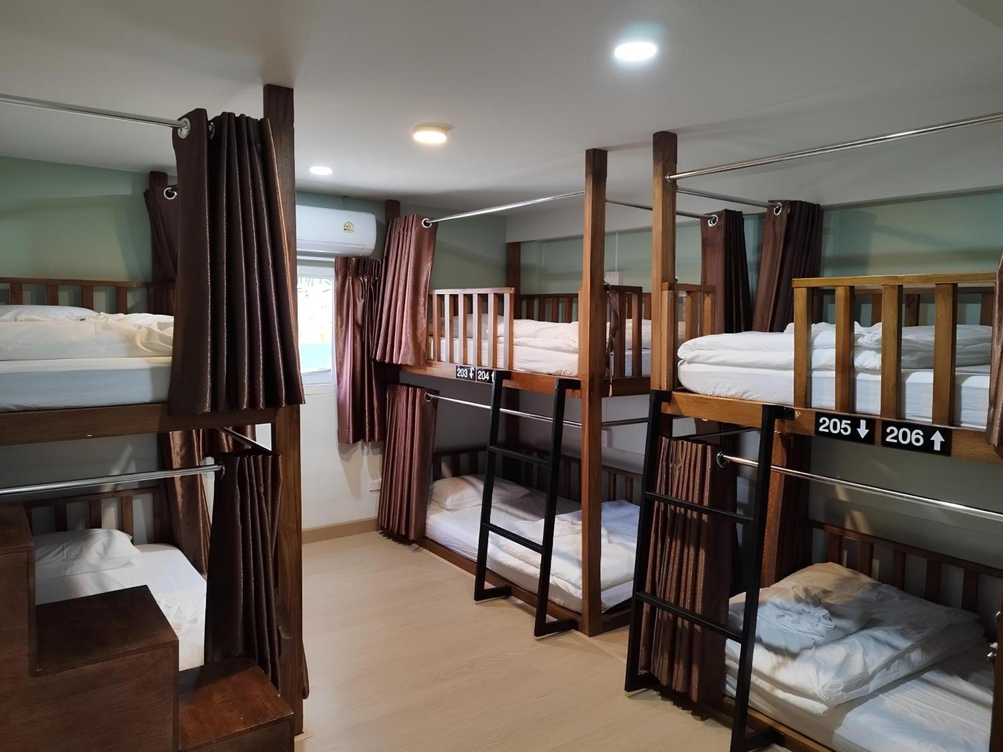 Lub Nai Hostel Patong Ngoại thất bức ảnh